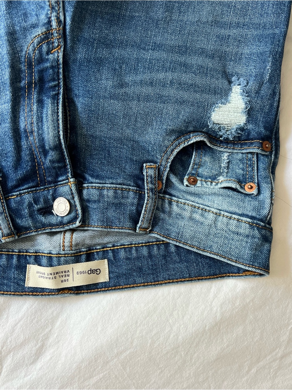 GAP Men’s Light Blue Slim Distressed Jeans